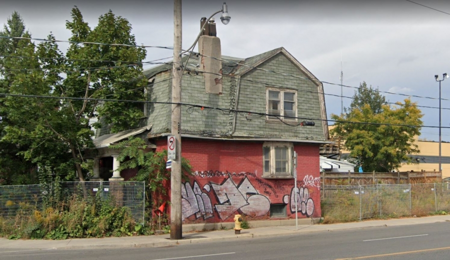 South and West Elevation of 903 Palmerston Avenue, Toronto - September 2020 - Image via Google Streetview