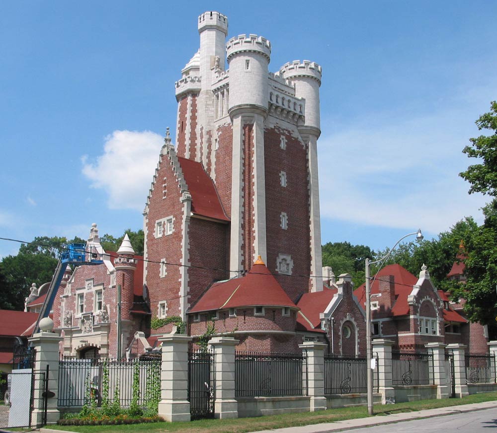 Casa Loma Stables in 2006. (Photo by Bob Krawczyk.)